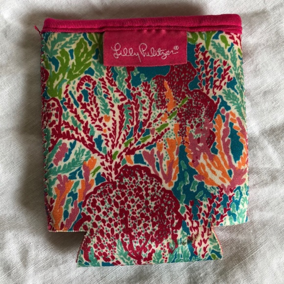 Lilly Pulitzer Koozie - Picture 1 of 2